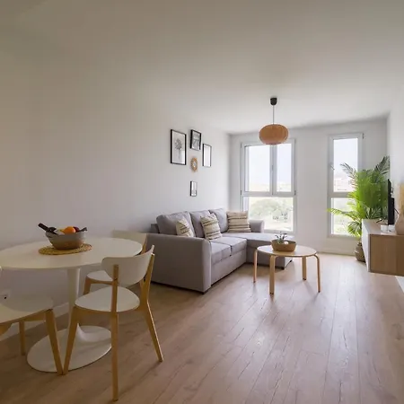 Sofia Navarro Bello, 1 P2 6d Apartment *